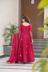 Star Georgette Embroidered Kurta Set with Dupatta