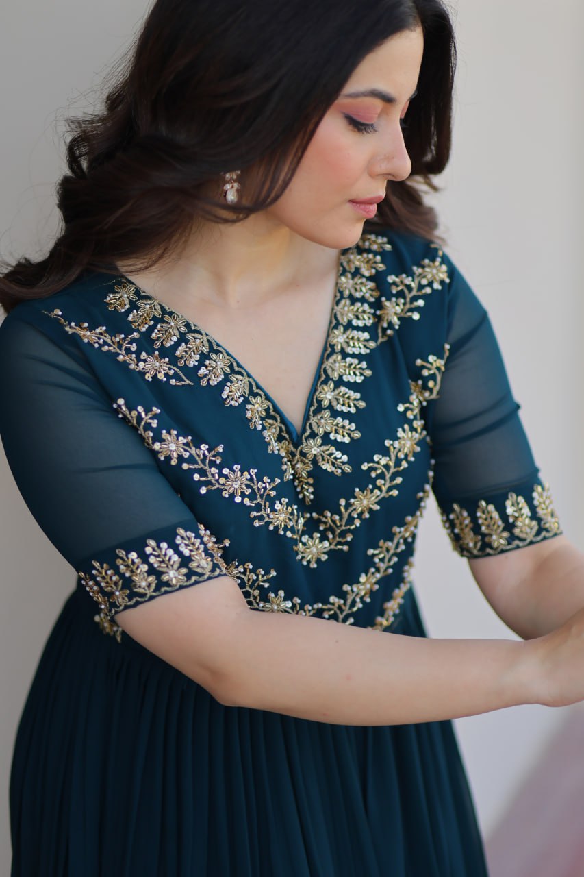 Elegant Faux Blooming Kurta Set with Sequins & Beads Embroidery