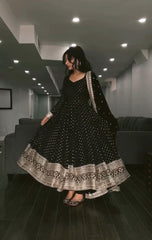 Faux Blooming Kurta Set with Embroidery Zari Sequins Work