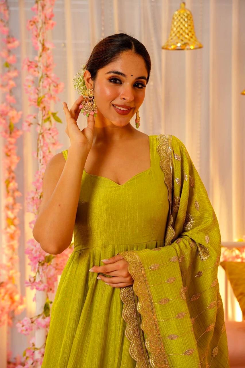 Roman Silk Kurta Set with Sequins & Zari Embroidery