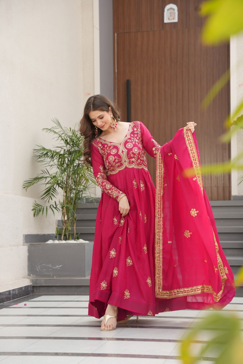 Star Georgette Embroidered Kurta Set with Dupatta