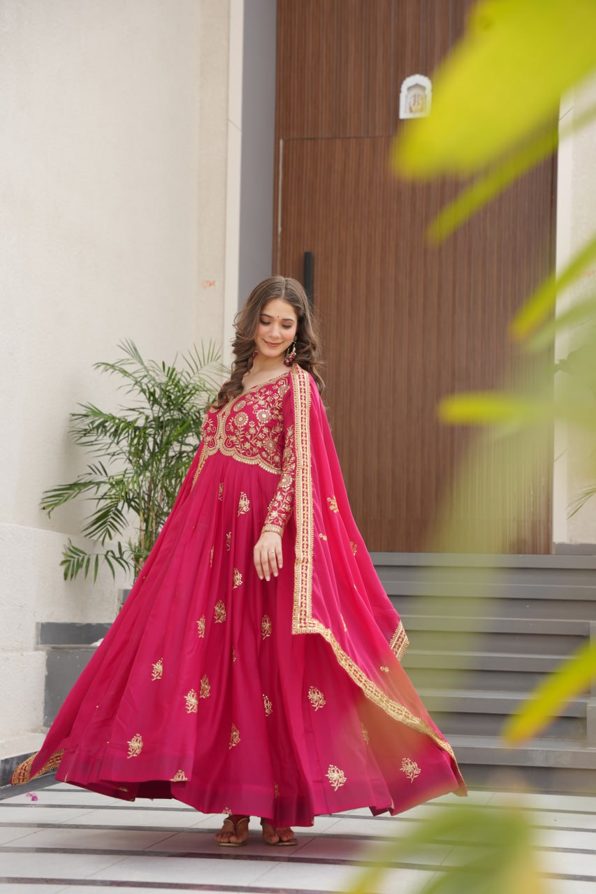 Star Georgette Embroidered Kurta Set with Dupatta