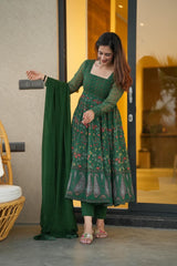Elegant Georgette Kali-Cut Kurta Set with Cotton Pants & Dupatta
