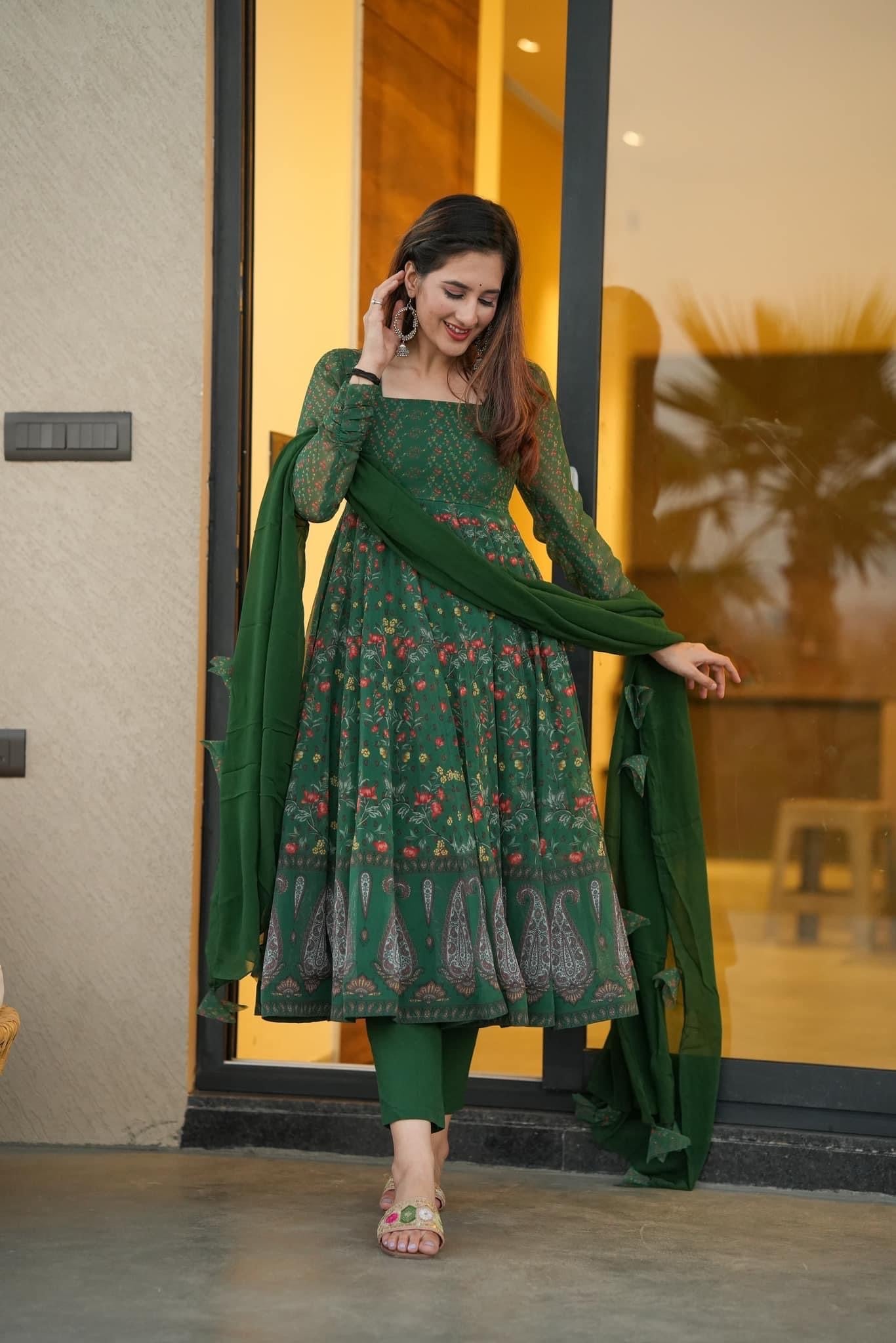 Elegant Georgette Kali-Cut Kurta Set with Cotton Pants & Dupatta