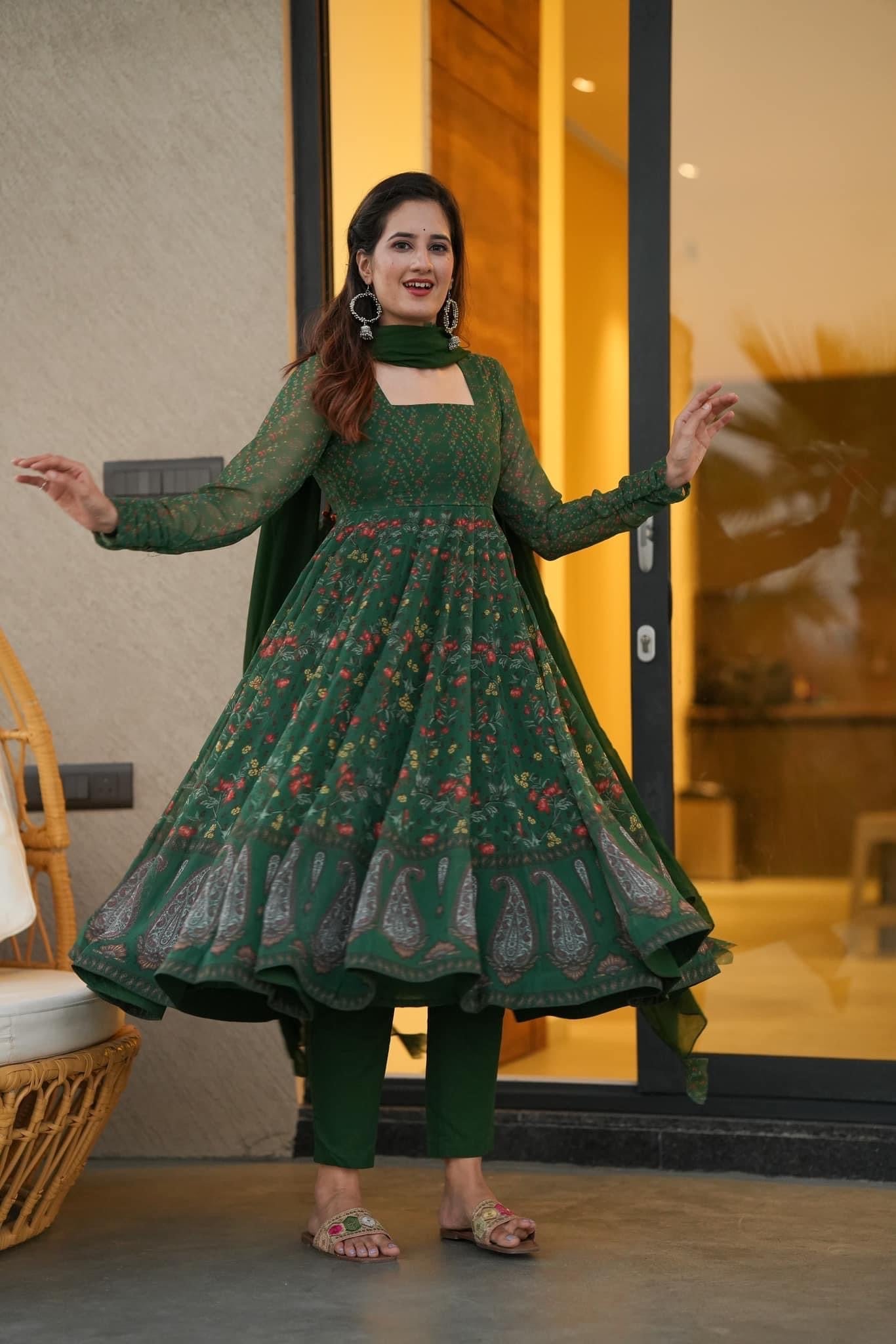 Elegant Georgette Kali-Cut Kurta Set with Cotton Pants & Dupatta