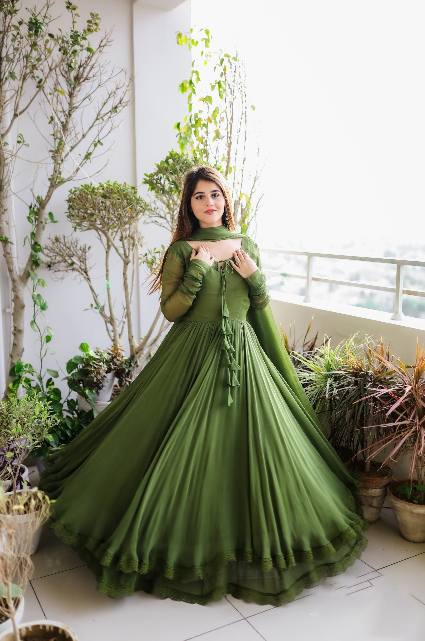 Faux Georgette Lace & Tassel Anarkali Suit Set with Plain Dupatta – Festival & Party Wear
