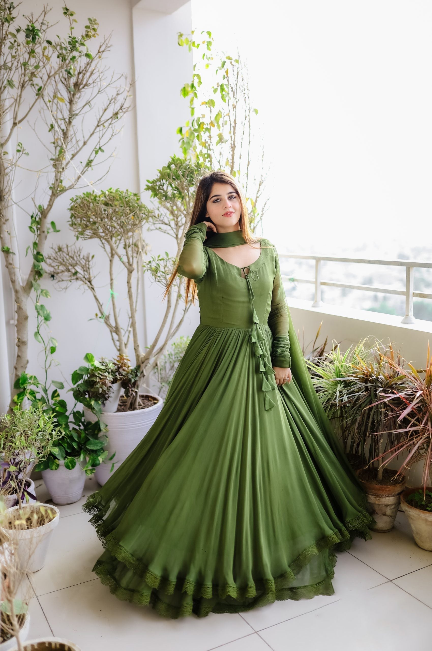 Faux Georgette Lace & Tassel Anarkali Suit Set with Plain Dupatta – Festival & Party Wear