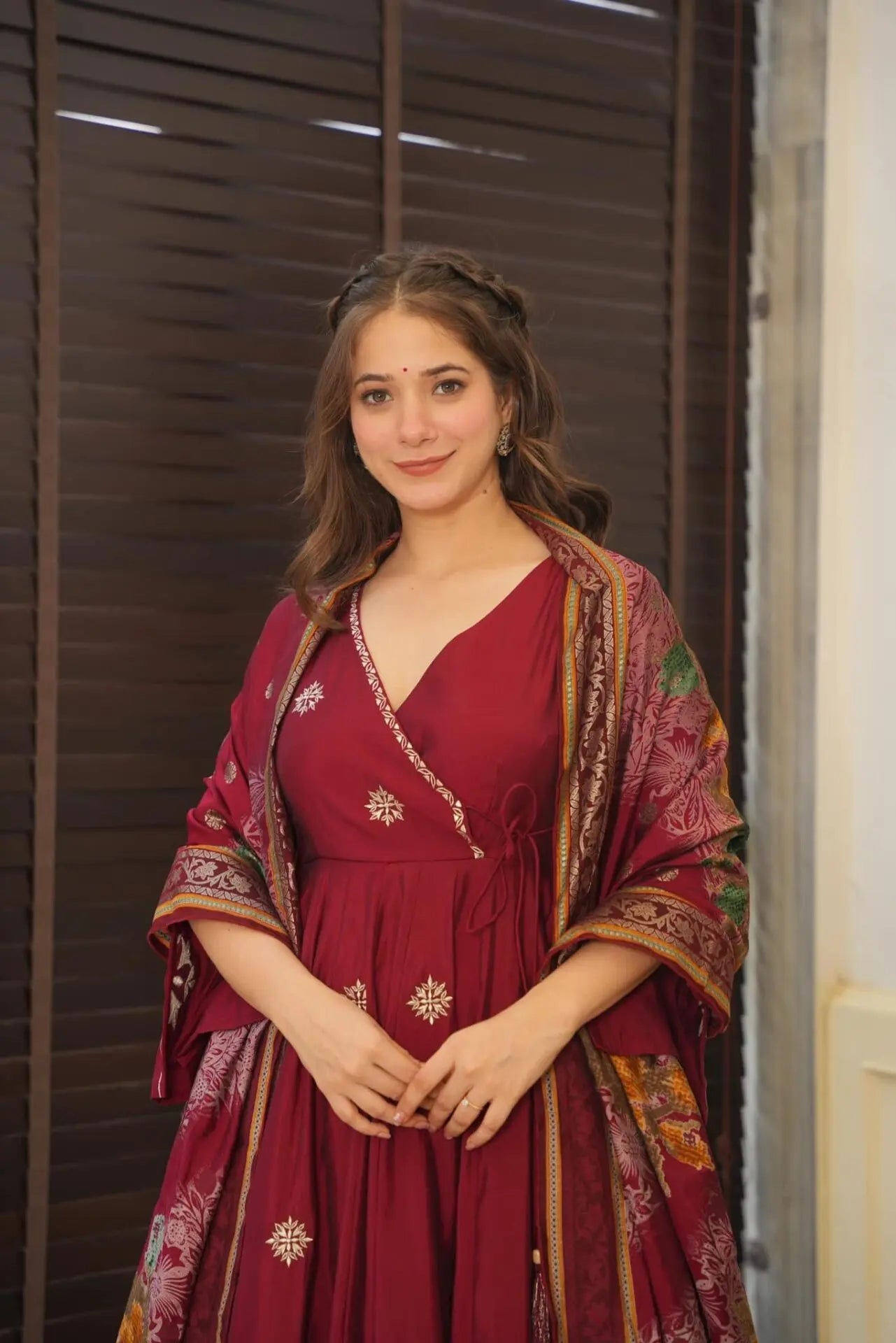 Elegant Roman Silk Kurta Set with Maslin Pants and Chanderi Silk Dupatta