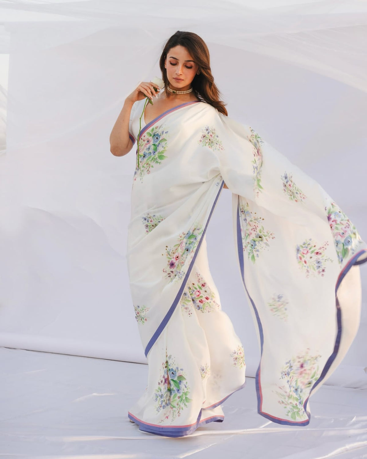Timeless Elegance – White Satin Silk Pre-Stitched Saree
