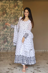 Elegant Georgette Embroidered Kurta Set