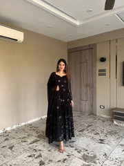 Elegant Embroidered Georgette Kurta Set with Matching Dupatta